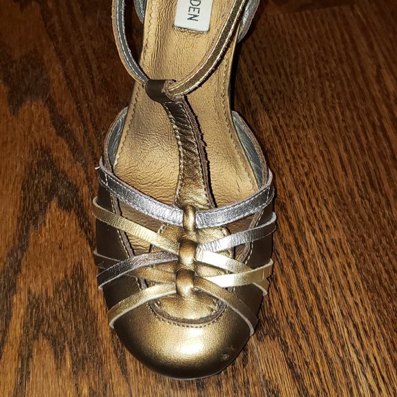 Metallic T-strap Heels - Picture 5 of 7